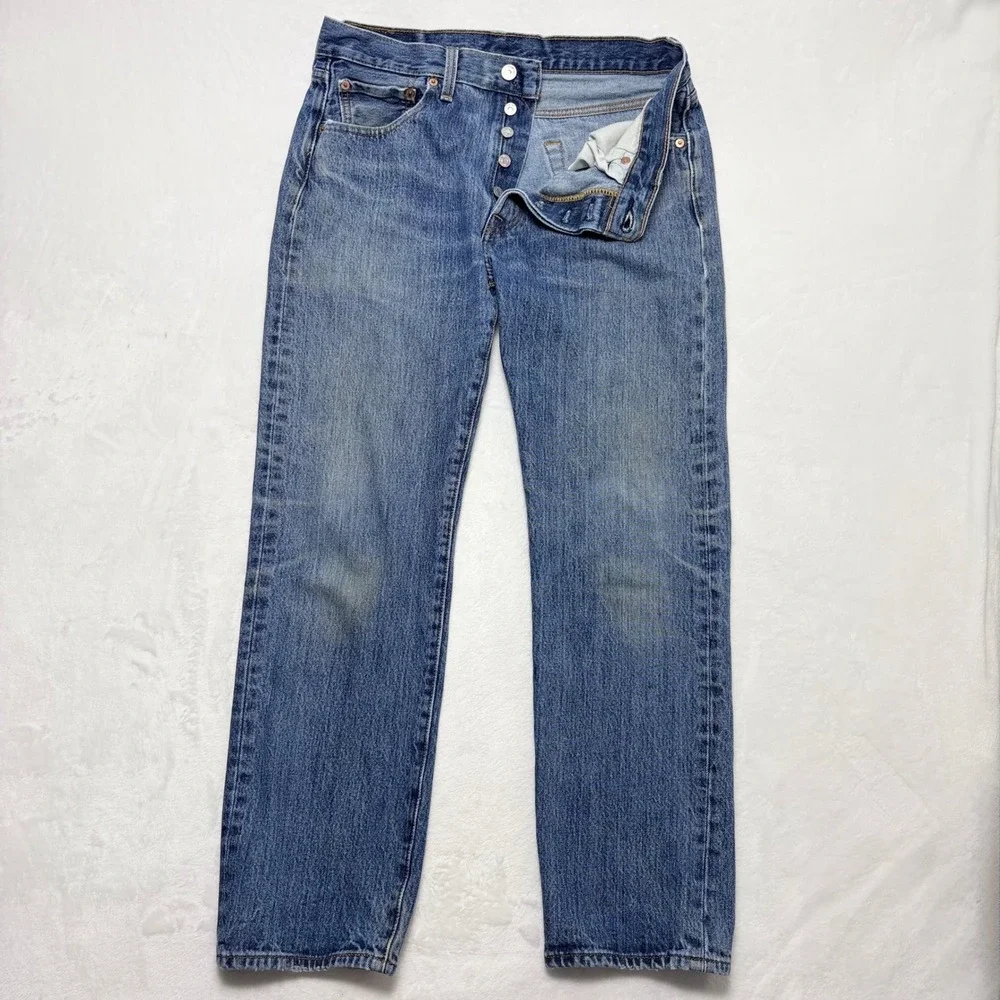 Levis 501 Original Fit Jeans Mens 32x30 Straight Leg Button Fly Medium Wash Blue